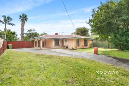 YOUR NEXT WINNER: 3-BEDROOM GEM WITH ALFRESCO & BIG 700SQM BLOCK!