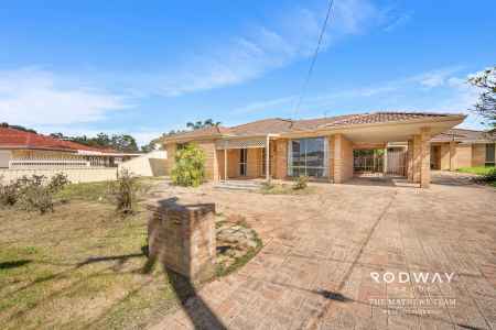 SEVILLE GROVE GEM – 3 BEDROOM HOME WITH HUGE POTENTIAL!