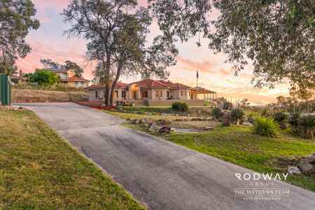 BIG VIEWS, BIG YARD, BIG FAMILY FUN!