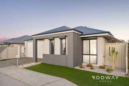 Modern Family Living with Poolside Entertaining