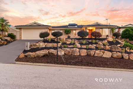 ENTERTAINER’S DELIGHT WITH SPACE, STYLE AND VIEWS!