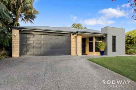 Secure, Stylish & Perfectly Positioned Opposite the Golf Course