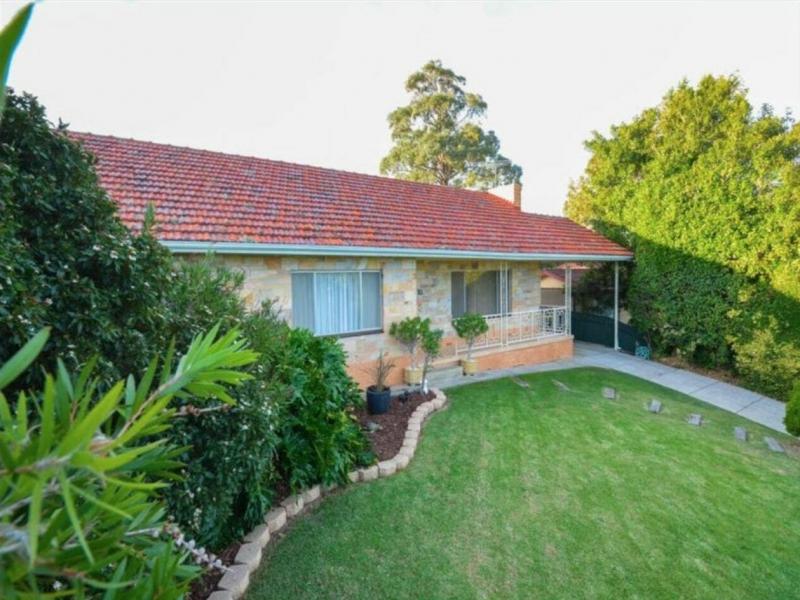 Expansive & Comfy family living in the heart of O'halloran Hill