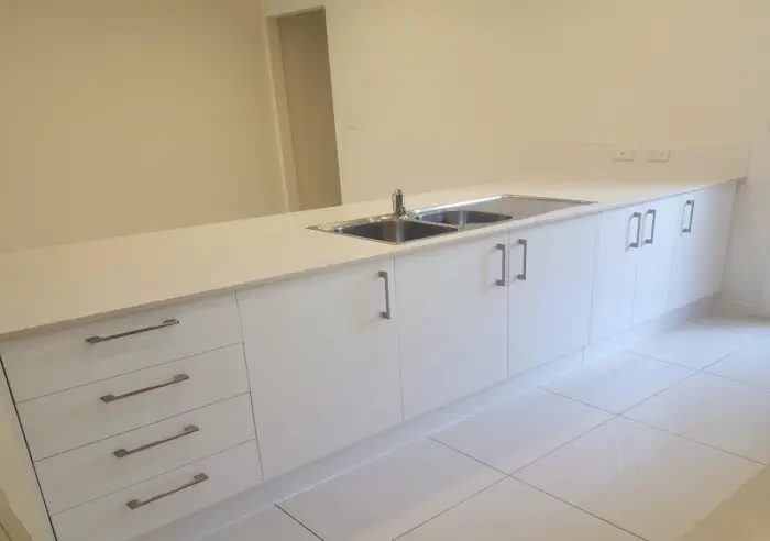 S/S sink with ample storage