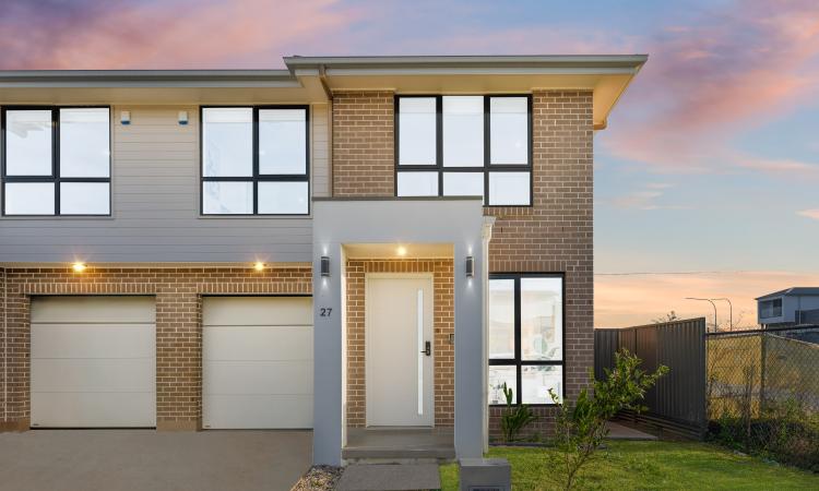 Modern Stylish 3 & 4-Bedroom Townhouses Available.