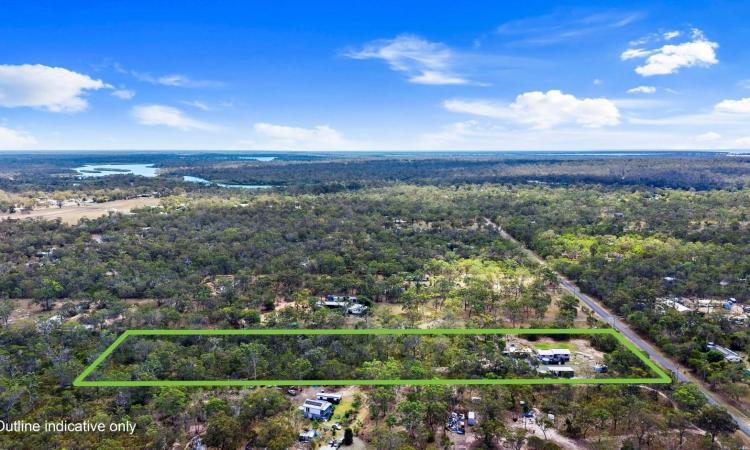 Peaceful Acreage Living on 6 Acres