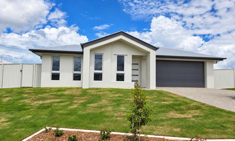 Brand New Home, Big Backyard & Relaxed Coastal Living