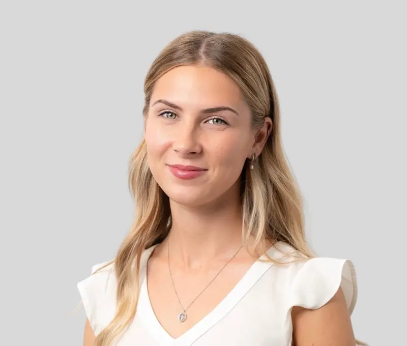 Chloe Holbrook photo