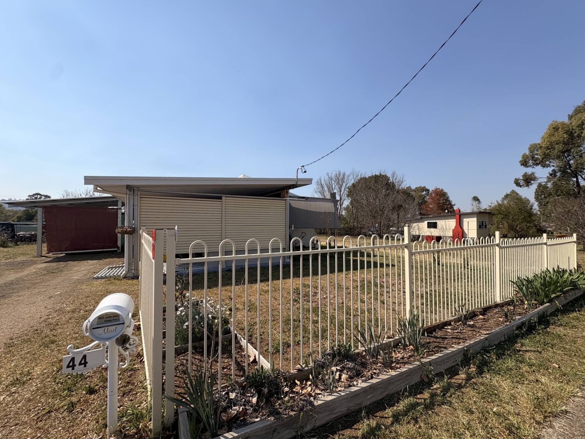 Purtle Plevey Agencies - 44 Queen Street, Barraba
