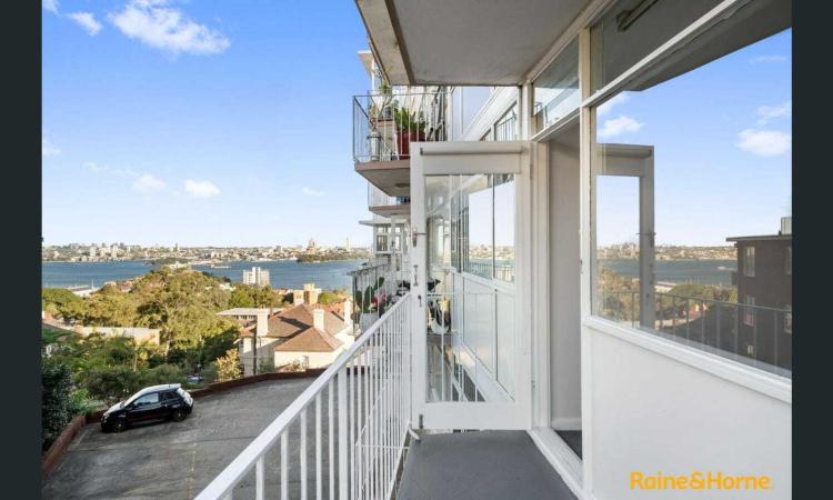Stunning Sydney Harbour Views!