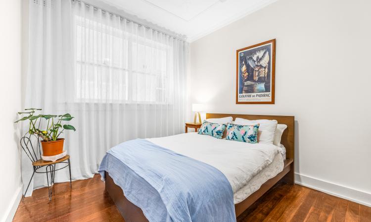 Chic Beachside Living in Iconic North Bondi - Fully furnished