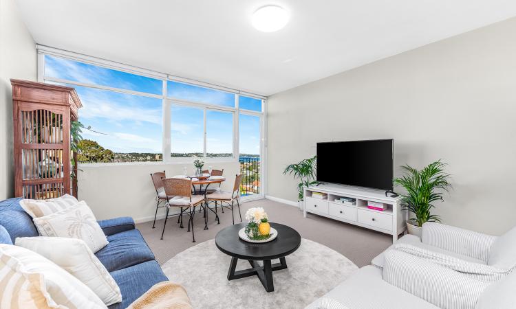 Modern Harbour View Apartment