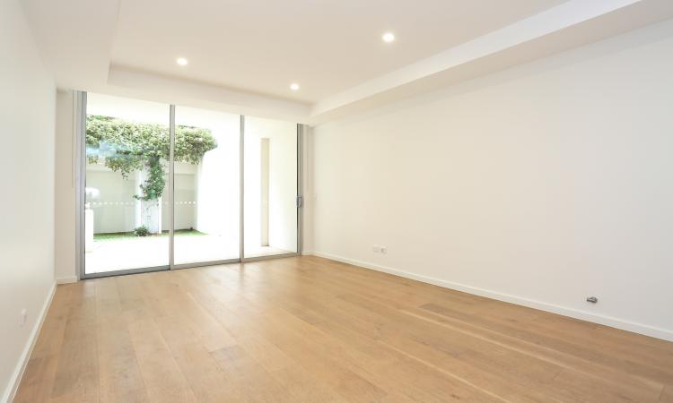 Two bedroom garden apartment in the heart of Coogee Beach