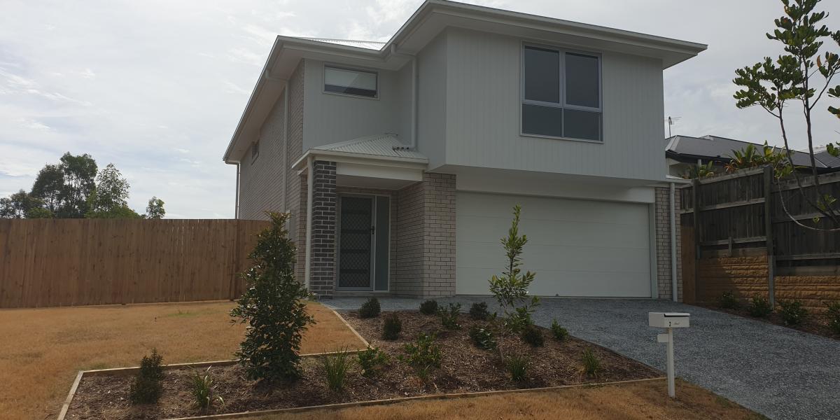 AIR CONDITIONED 4 BEDROOM HOME ON LARGE BLOCK