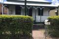 Lowset Queenslander with hidden extras close to town centre