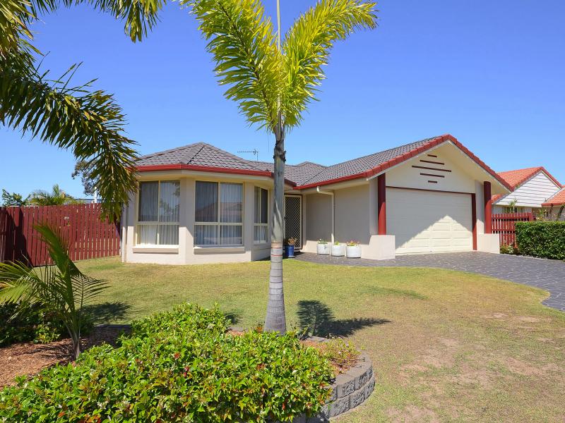 EXTENDED KITCHEN, WIDE SIDE ACCESS, BAY WINDOW SEPARATE LIVING ROOM, OPEN PLAN FAMILY AND MEALS AREA, EN SUITE SHOWER, WALK IN ROBE, AIR CONDITIONING.