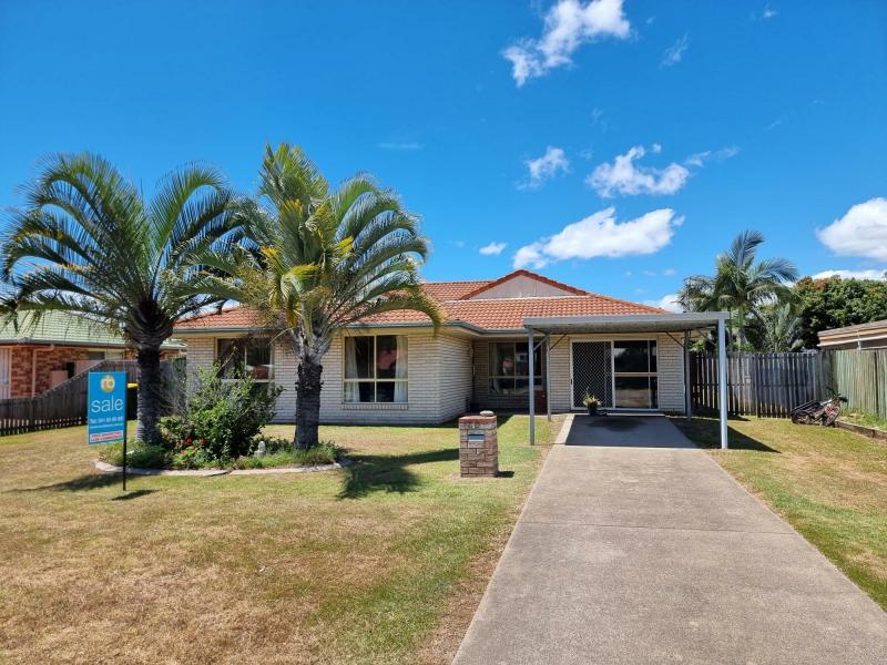 INVESTMENT - GUARANTEED INCOME THROUGH COMMUNITY HOUSING or LIVE IN AND ENJOY THE SUPERB CENTRAL LOCATION OF BEING UNDER 10 MINS DRIVE FROM THE BEACH.