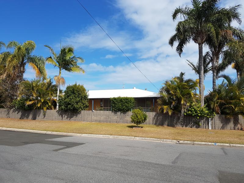 WALK TO THE WATER FROM THIS INDIVIDUAL AND SENSATIONAL COASTAL FAMILY HOME, 3.5 kW SOLAR SYSTEM, OPEN PLAN LIVING, LARGE VERANDA, DOUBLE SHED, CARPORT