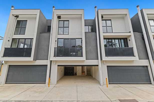 3 Bed · 3 Bath · 2 Car