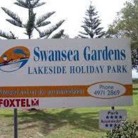 Swansea Gardens Lakeside Holiday Park photo