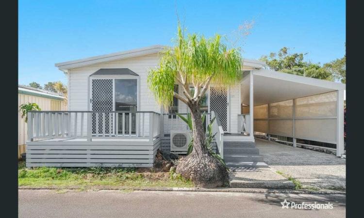 Live the Dream 150m from the Sandy beach of Shaws Bay 2 bedroom Home