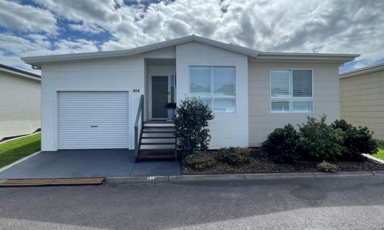 IMMACULATE OVER 50'S LIVING