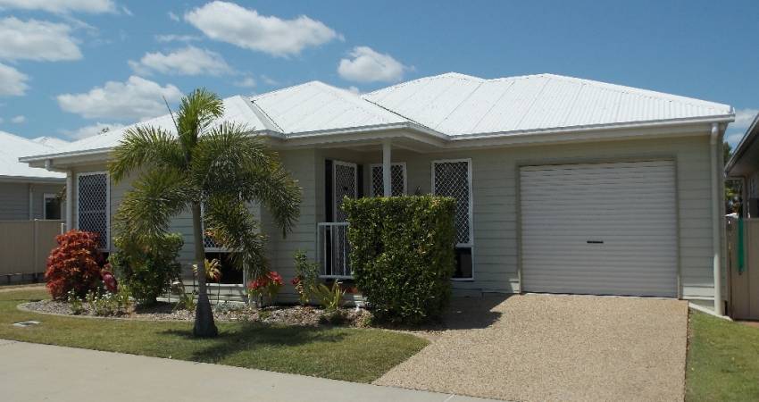 025 Tamarind Place Norman Gardens QLD 4701-7