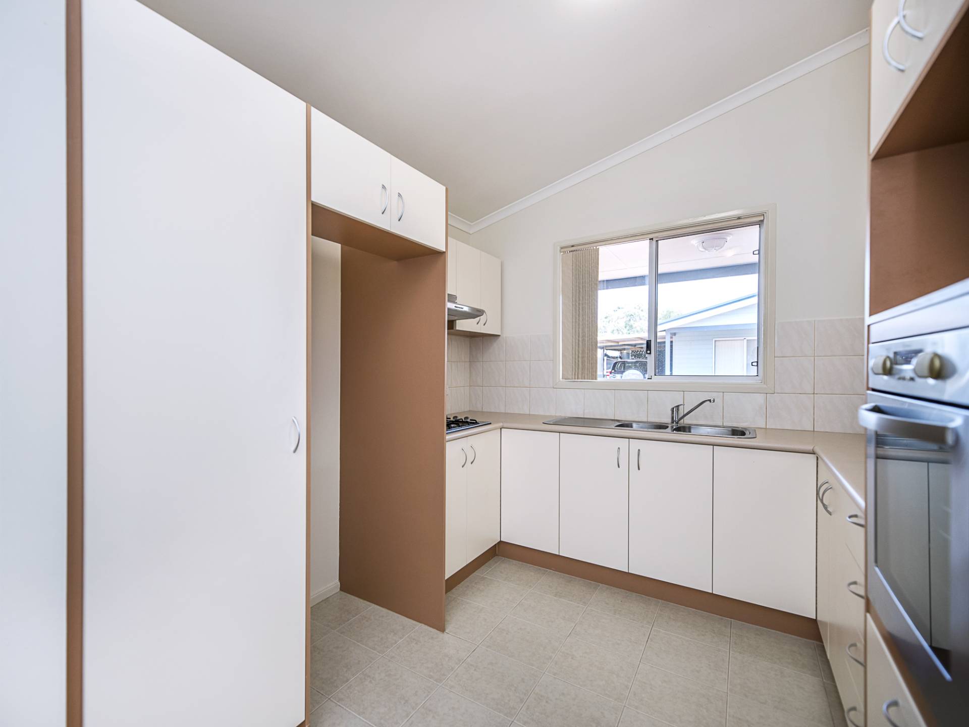 597 Kalamunda Rd, High Wycombe WA -4