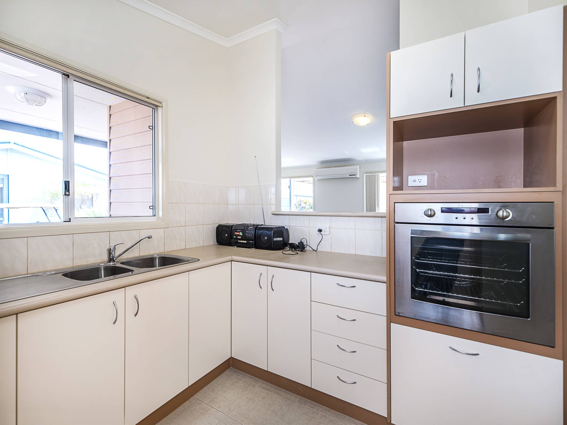 597 Kalamunda Rd, High Wycombe WA 3