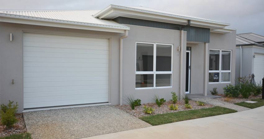 035 Orianna Sandstone Qld 4511-5