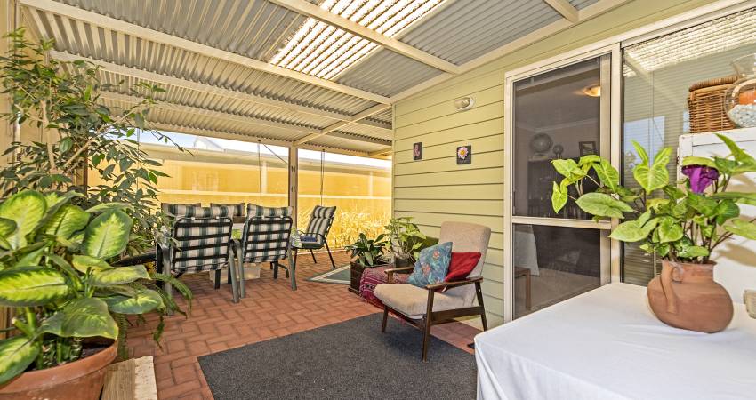 597 Kalamunda Rd, High Wycombe WA -3