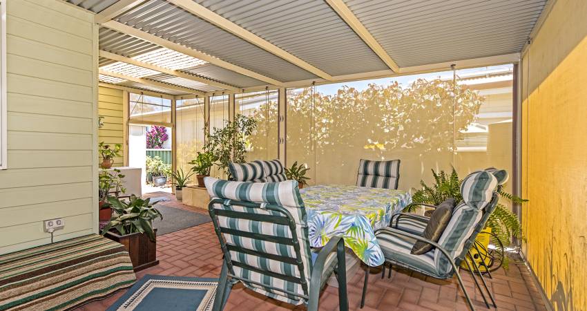 597 Kalamunda Rd, High Wycombe WA -4