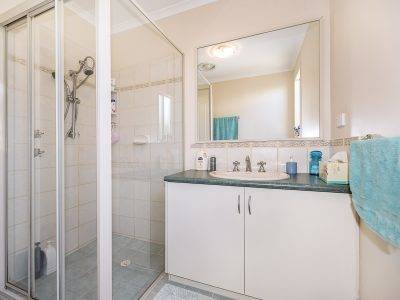 597 Kalamunda Rd, High Wycombe WA -2