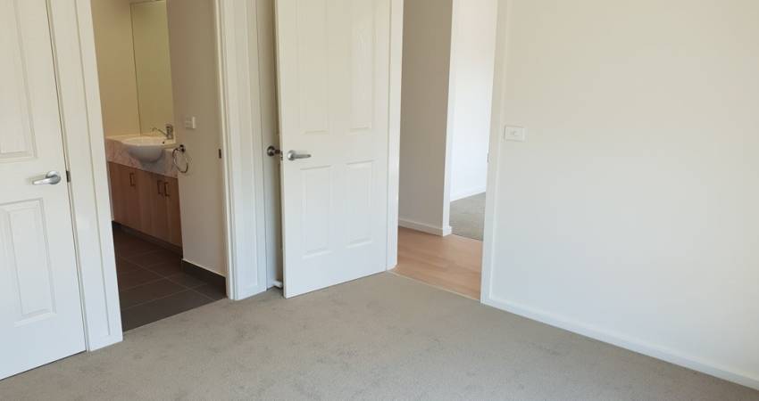 639 Kemp Street, Springdale Heights NSW 2641 5