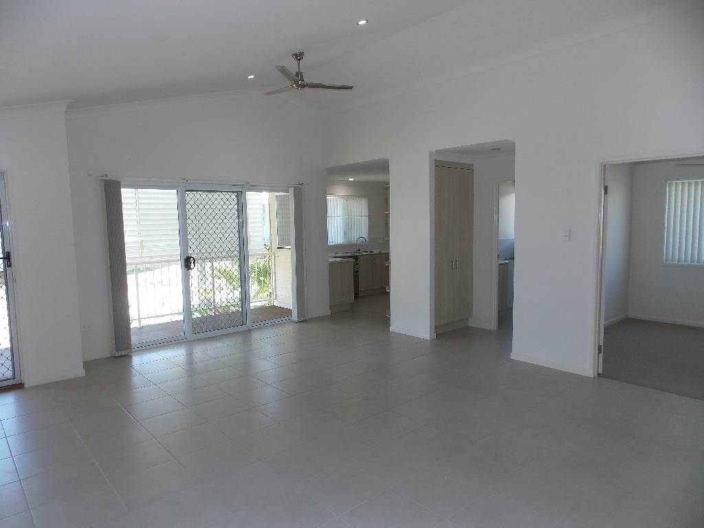 070 Tamarind Place Norman Gardens QLD 4701-5