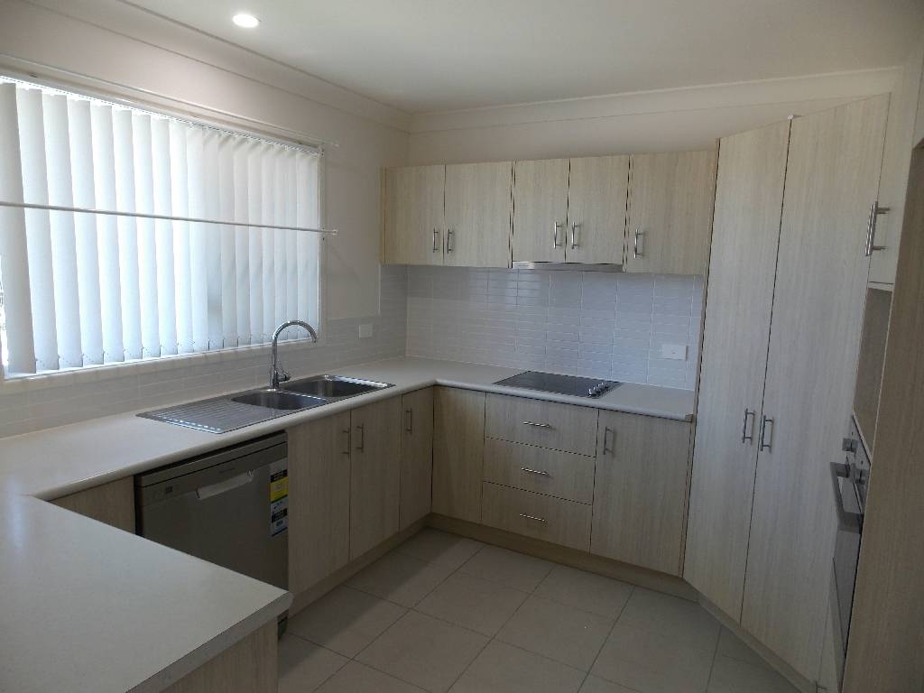 070 Tamarind Place Norman Gardens QLD 4701-5