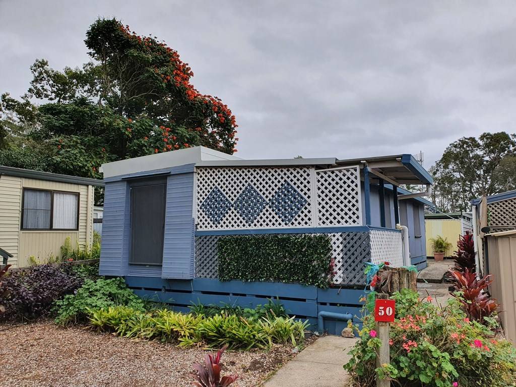 073 The Pines Woolgoolga NSW 2456-2