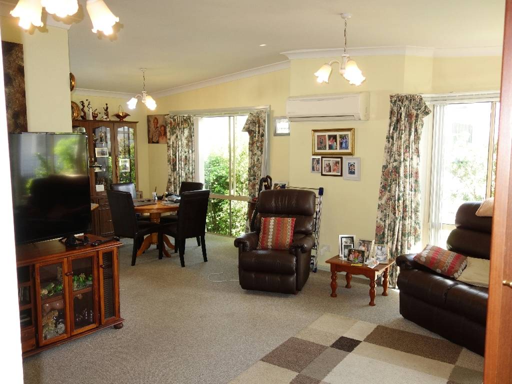 075 Lake Macquarie Chain Valley Bay NSW 2259-4