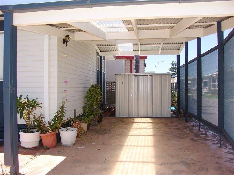 11/8th Ave/120 Osborne Pde Warilla 1