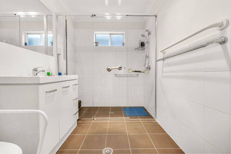 110/2 Macleay Drive Halekulani, NSW 2262-2