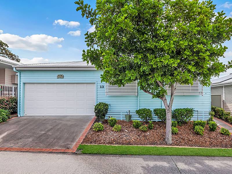 13/2 Saliena Avenue Lake Munmorah, NSW 2259-7