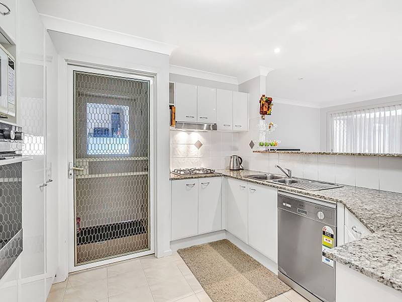 13/2 Saliena Avenue Lake Munmorah, NSW 2259-6