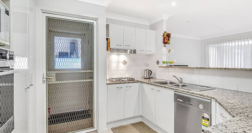 13/2 Saliena Avenue Lake Munmorah, NSW 2259-6