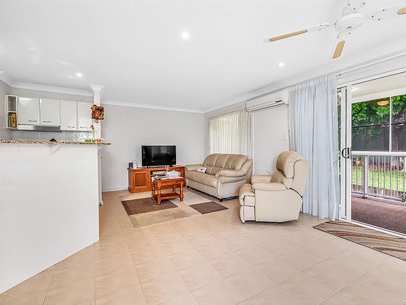 13/2 Saliena Avenue Lake Munmorah, NSW 2259-5