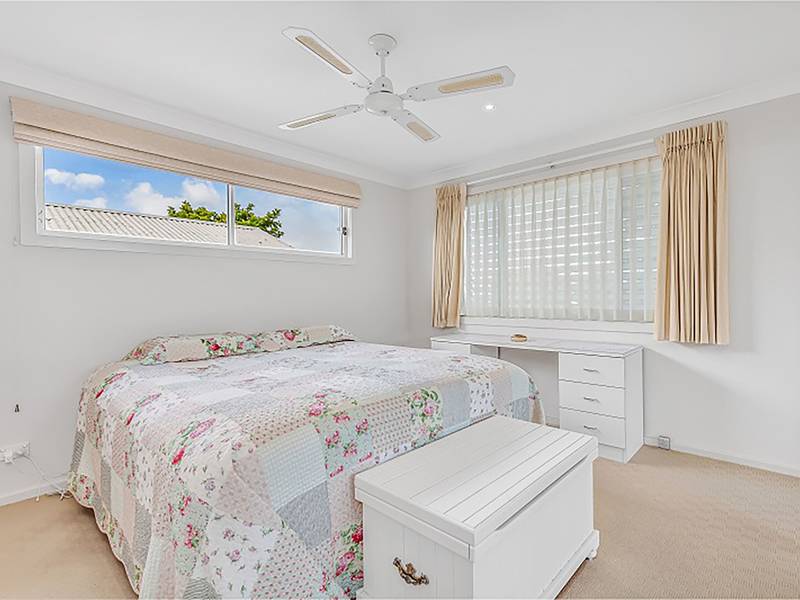 13/2 Saliena Avenue Lake Munmorah, NSW 2259-2