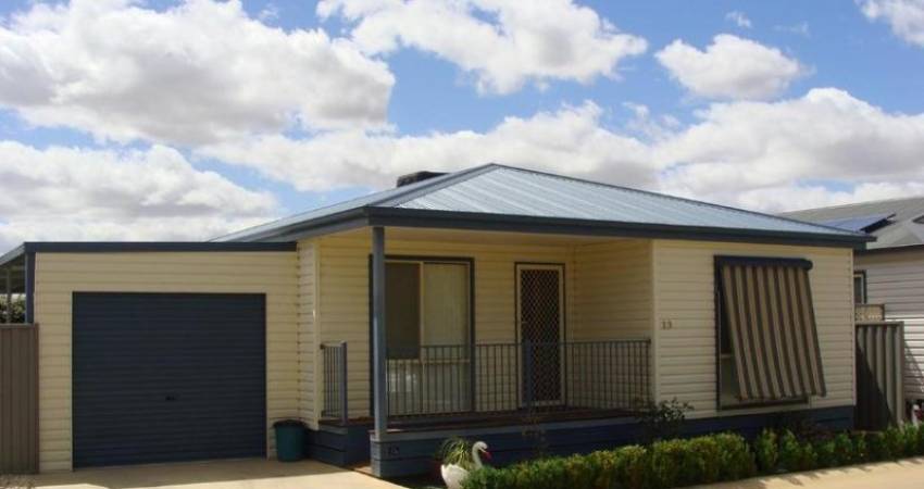 13 Paradise Place, Cobb Haven, Moama, NSW 2731-1