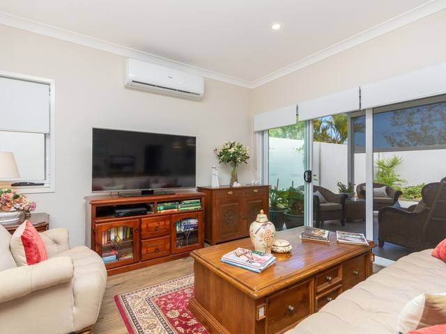 14/2 Spinnaker Drive, Sandstone Point, QLD 4511 6