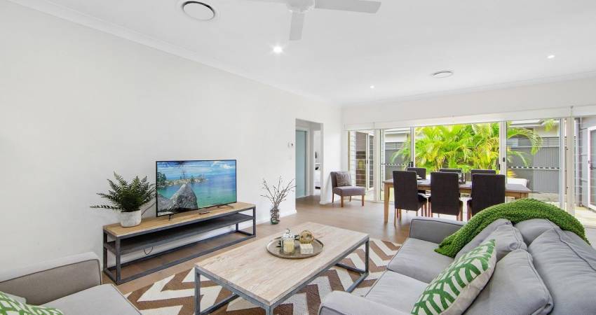 140 Beaufort Street Lake Cathie NSW 2445-3