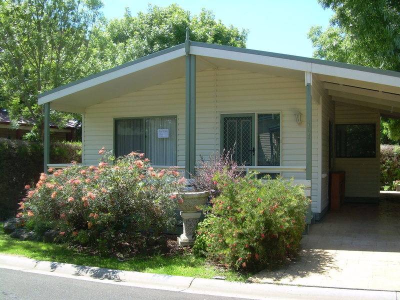 141/98 Bungower Road, Mornington 2