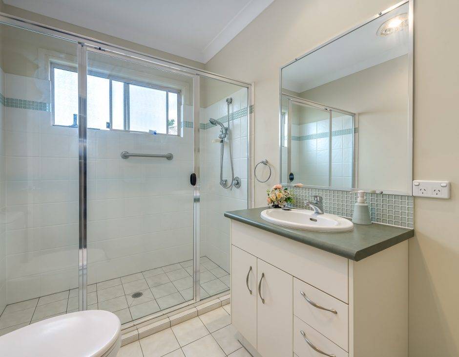 15/1 McKenzie Dr, Highland Park QLD 4211 - 5